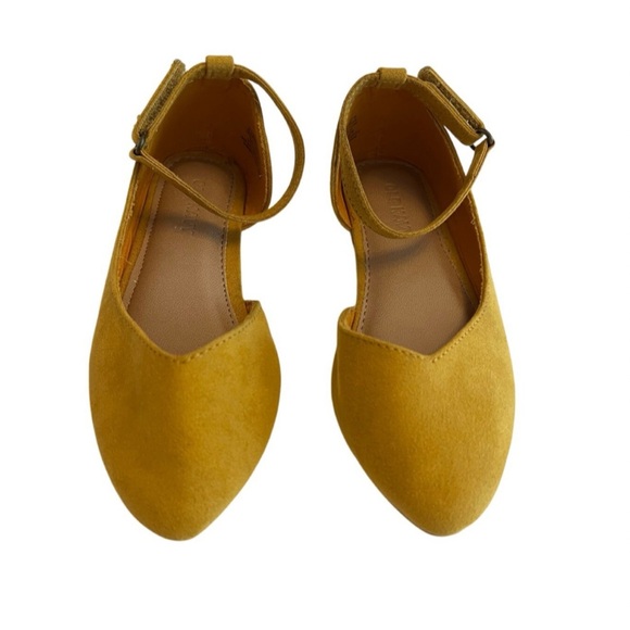 Old Navy Other - Old Navy Faux Suede Pointy Toe Ballet Flats Mustard Yellow w/Ankle Strap Kids 9T